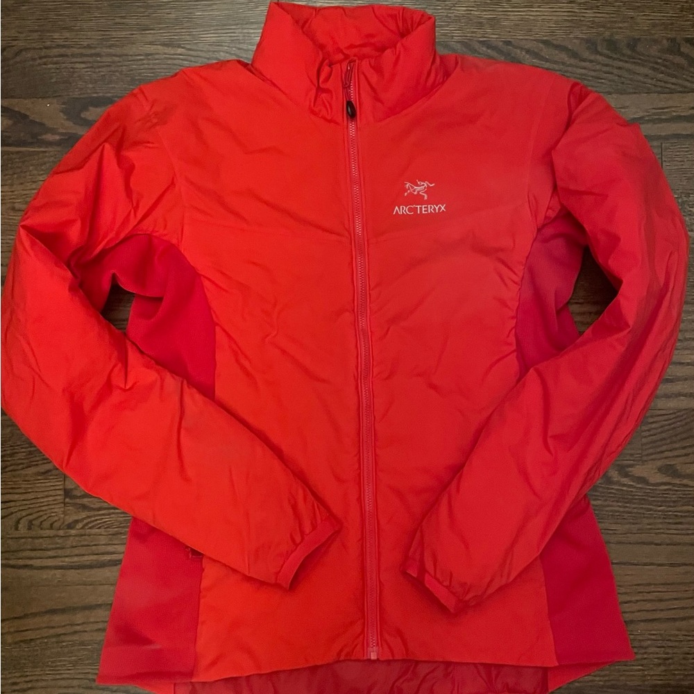 NWT Arcteryx Atom LT Jacket Size Large Red/Firefly